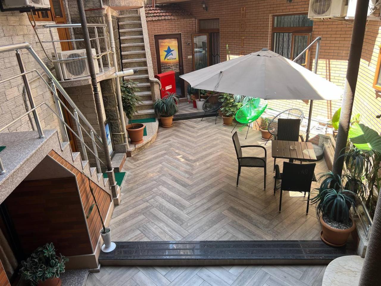 באטומי Hotel Old Star מראה חיצוני תמונה