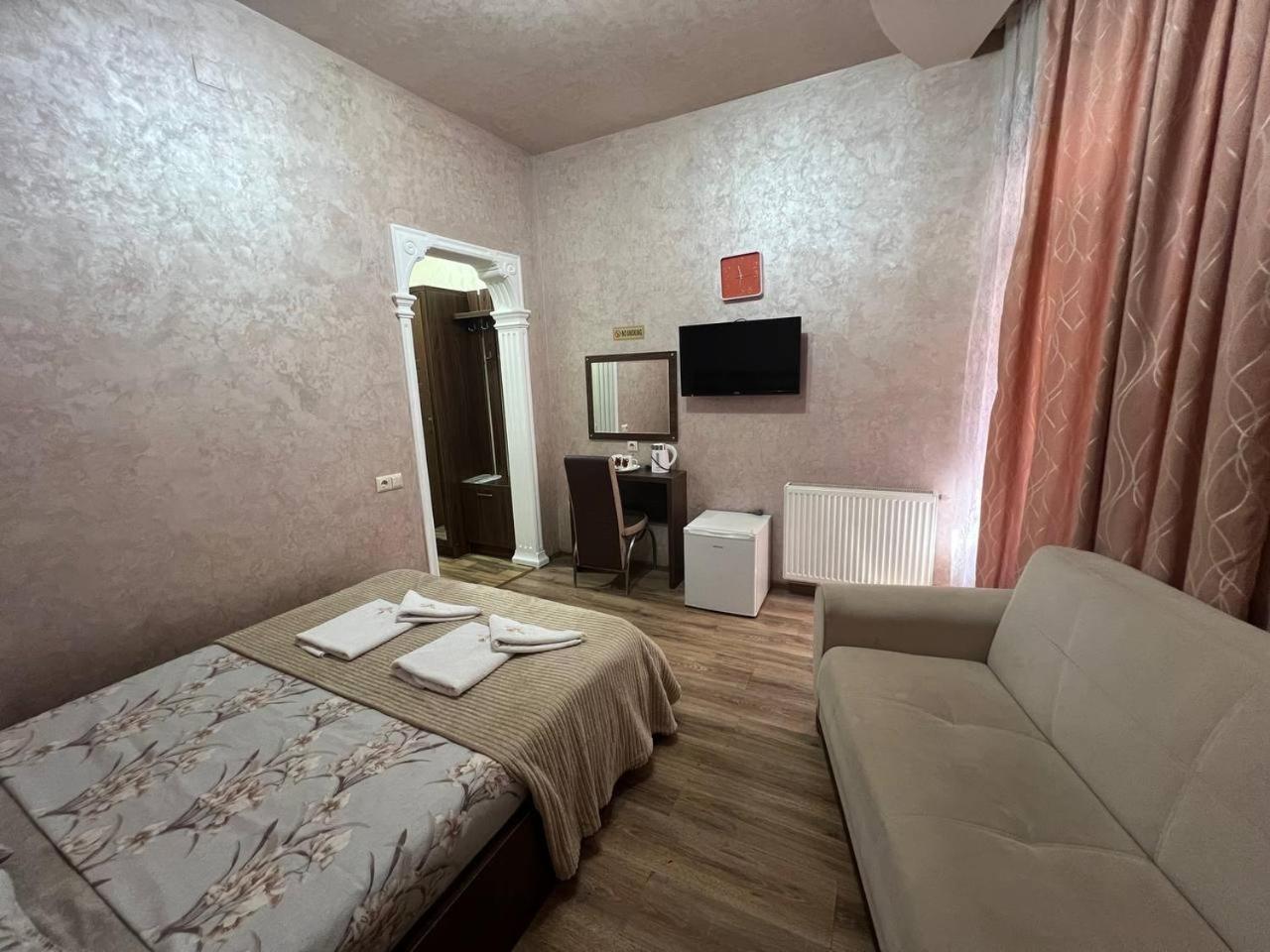 באטומי Hotel Old Star מראה חיצוני תמונה