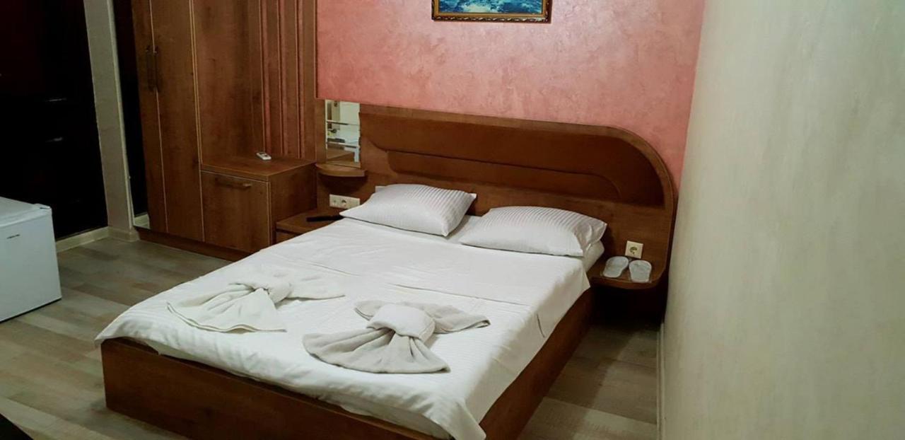 באטומי Hotel Old Star מראה חיצוני תמונה