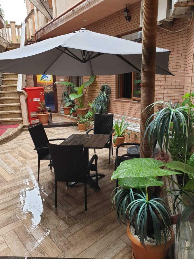 באטומי Hotel Old Star מראה חיצוני תמונה