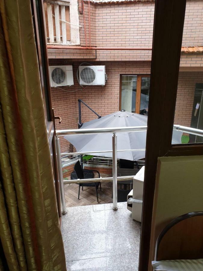 באטומי Hotel Old Star מראה חיצוני תמונה